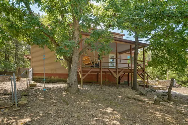 246 Stackman RD, Hollister, MO 65672