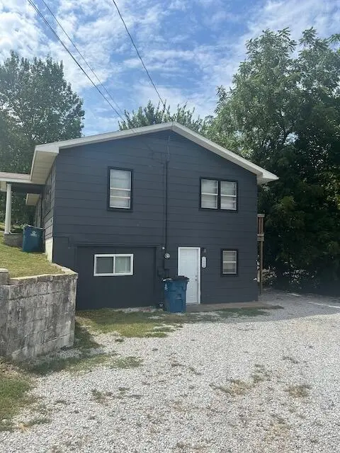 106 W South ST, Neosho, MO 64850