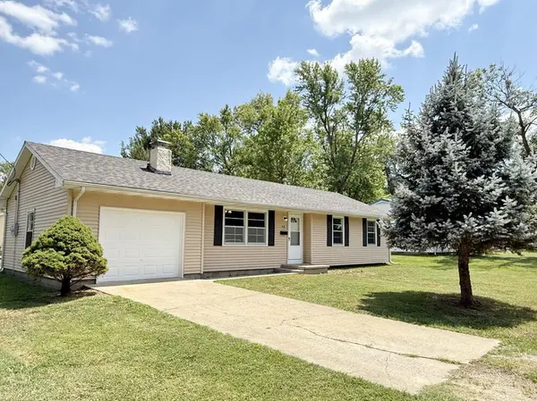 416 N Prewitt ST, Nevada, MO 64772