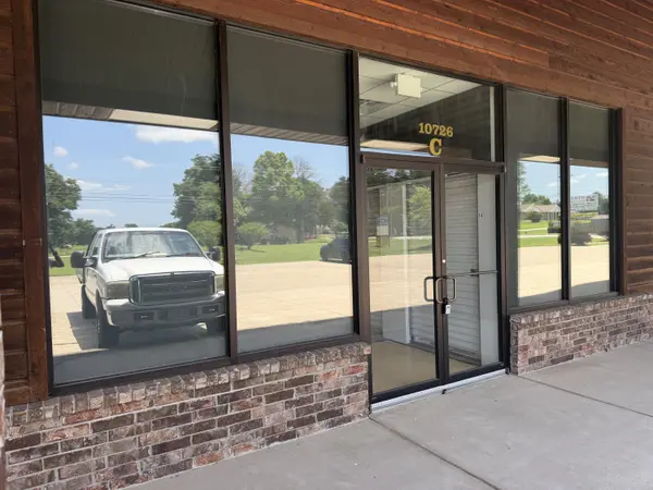 10726 E State Highway 76 #Unit C, Forsyth, MO 65653