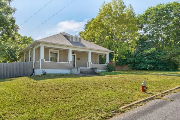 526 S Mccanse ST, Mt Vernon, MO 65712