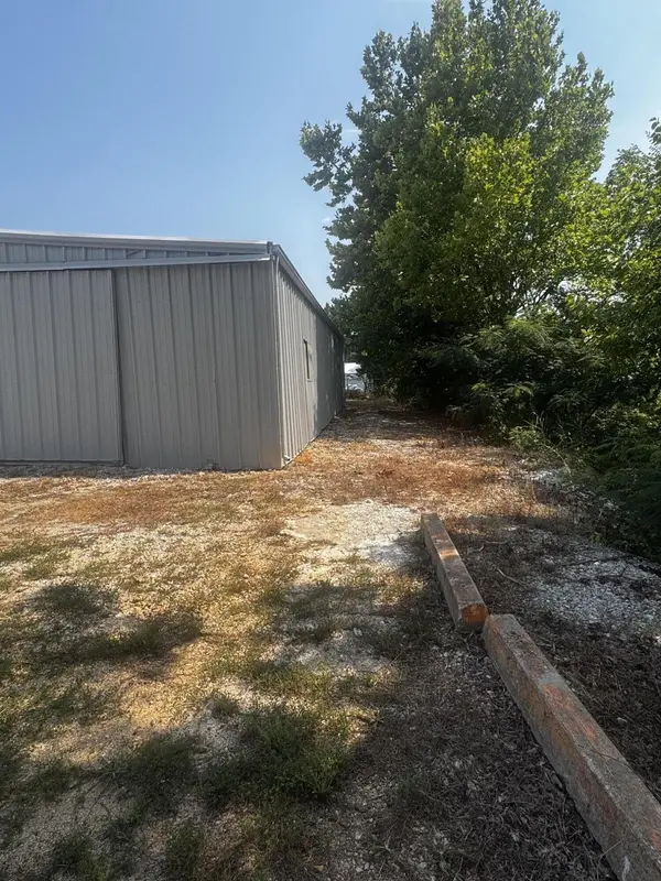 8137 State Highway 13, Lampe, MO 65681