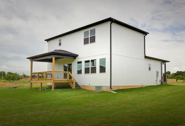 604 N Acacia AVE, Clever, MO 65631