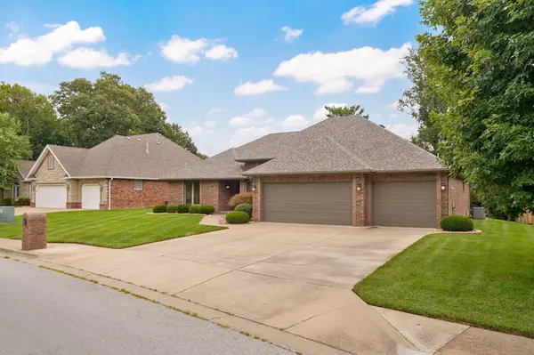 2524 S Forrest Heights AVE, Springfield, MO 65809