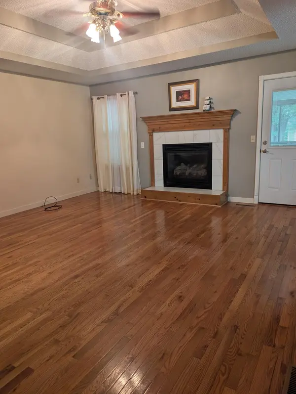 3737 S Oak AVE, Springfield, MO 65804