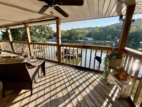 399 Scarey LN, Camdenton, MO 65020