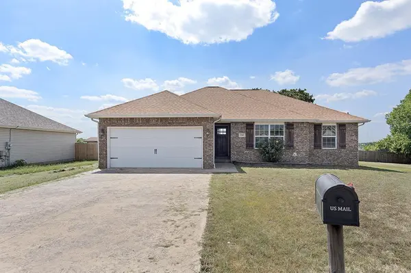 1305 Faith LN, Carthage, MO 64836