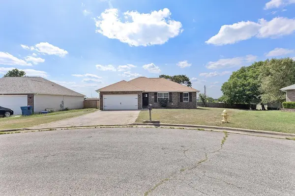1305 Faith LN, Carthage, MO 64836