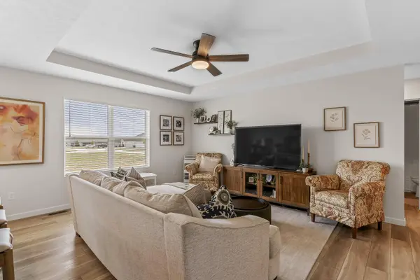578 W Oak Lawn ST, Rogersville, MO 65742