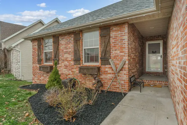 849 S Cobble Creek BLVD, Nixa, MO 65714