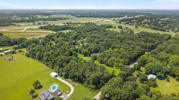 5076 E Farm Road 174, Rogersville, MO 65742