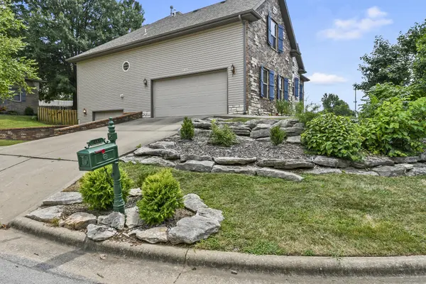 2481 W Chatsworth CT, Springfield, MO 65810