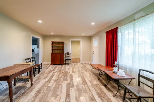 977 W Crestwood DR, Monett, MO 65708