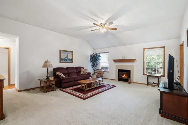 1611 E Barnes ST, Ozark, MO 65721