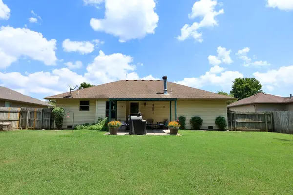 5253 S Morning Glory LN, Battlefield, MO 65619