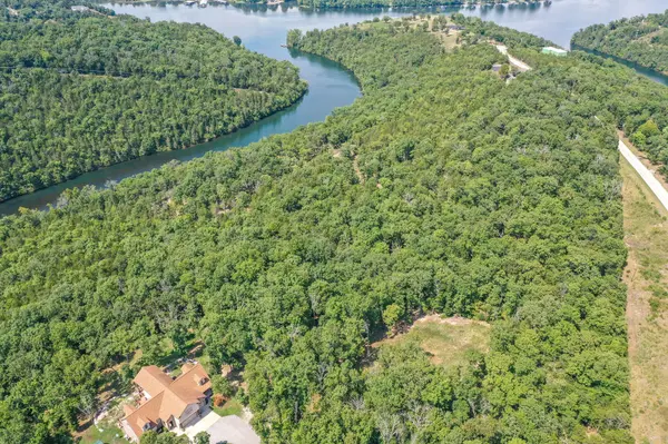 1615 Rustic Acres RD, Kirbyville, MO 65679