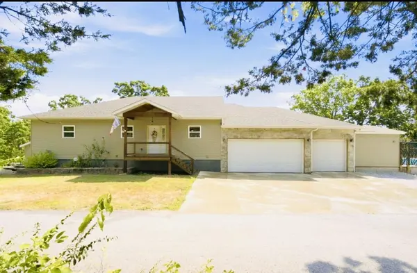 2 Golden CIR, Kimberling City, MO 65686