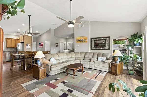 2 Golden CIR, Kimberling City, MO 65686