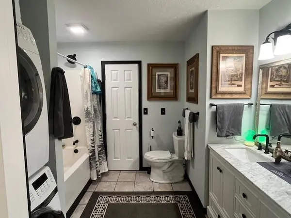 248 Jellystone AVE, Hollister, MO 65672