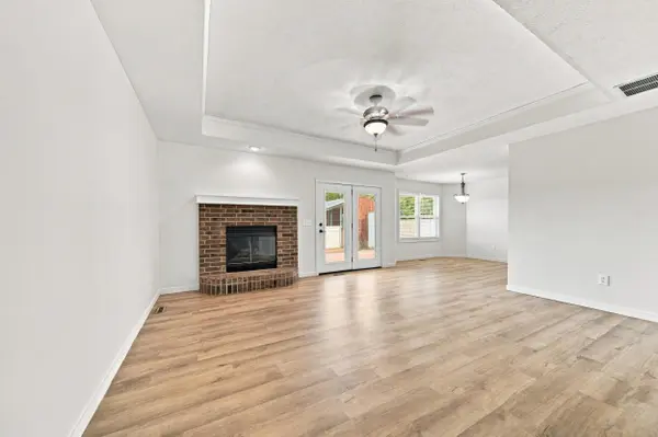 2206 W Rockwood ST, Springfield, MO 65807