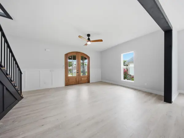 1139 W Lynn ST, Springfield, MO 65802