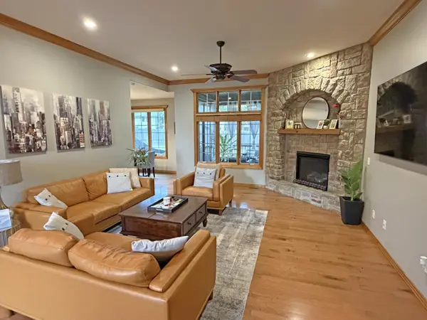 1063 E Maryland CT, Springfield, MO 65810