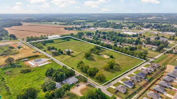 413 W Hayward DR, Mt Vernon, MO 65712