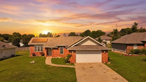 605 W Chandler DR, Willard, MO 65781