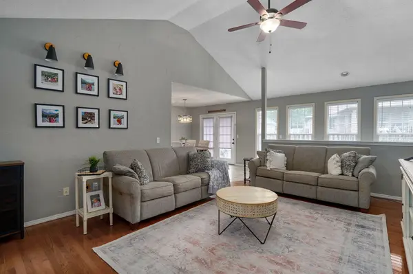 514 Chapel Hill CT, Nixa, MO 65714