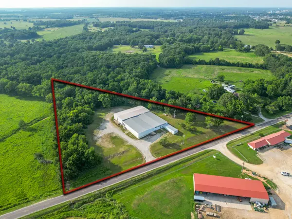 20725 Highway W, Lebanon, MO 65536