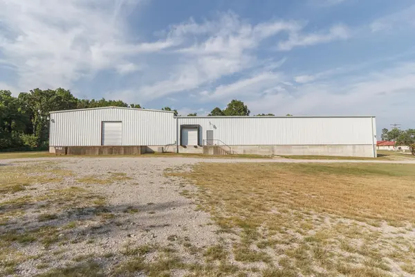 20725 Highway W, Lebanon, MO 65536