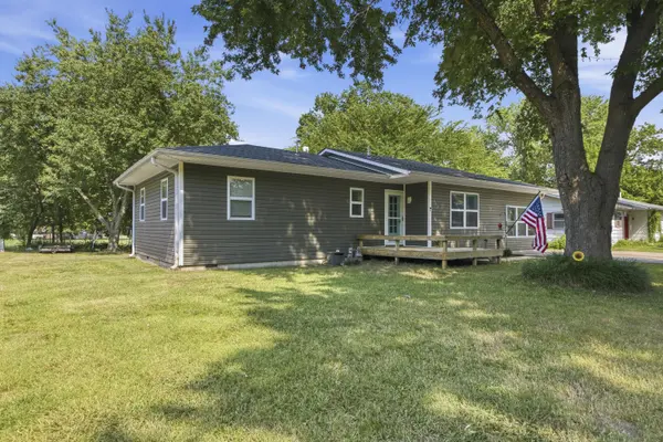 102 Greenfield CIR, Seneca, MO 64865