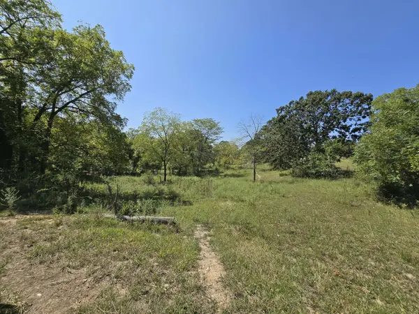 24770 Juniper RD, Lebanon, MO 65536