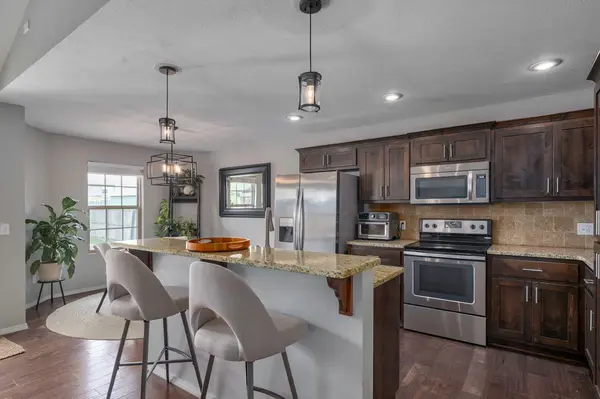 4388 N Katrina AVE, Springfield, MO 65803