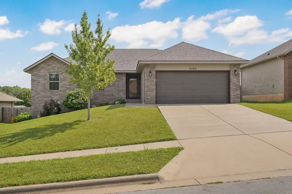 4388 N Katrina AVE, Springfield, MO 65803