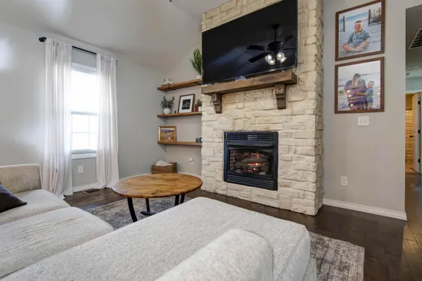 689 N Maplewood Hills RD, Nixa, MO 65714