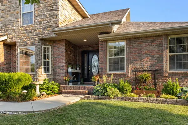 1904 E Highview ST, Ozark, MO 65721