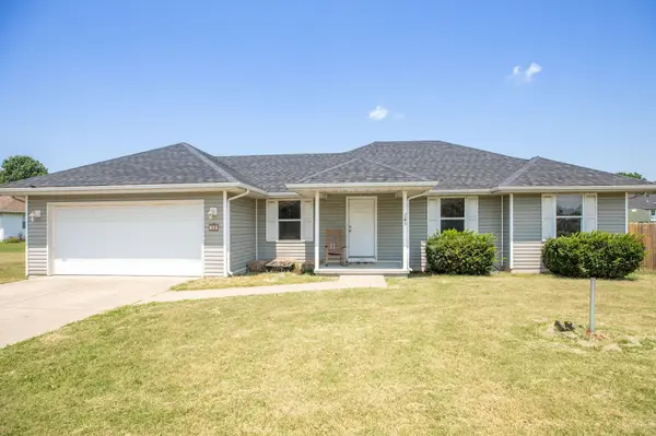 785 W Apache ST, Republic, MO 65738