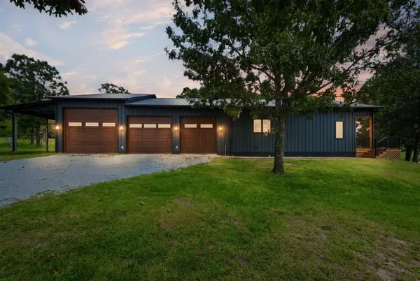 21 Cheek LN, Long Lane, MO 65590