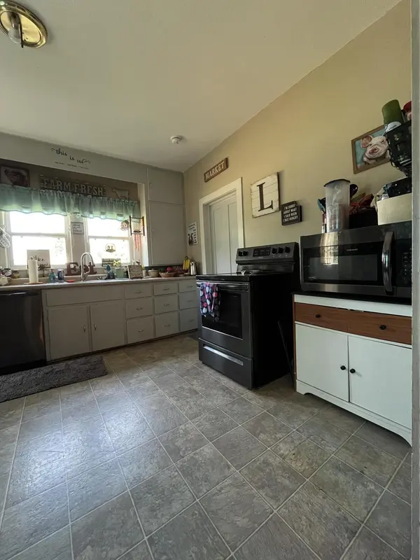 11014 Iris RD, Neosho, MO 64850