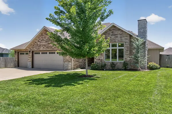 5746 E Park PL, Strafford, MO 65757