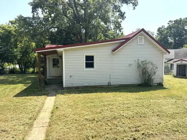 54 Tiny Pine LN, Galena, MO 65656