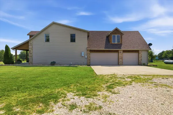 195 Meadow Hill LN, Rogersville, MO 65742