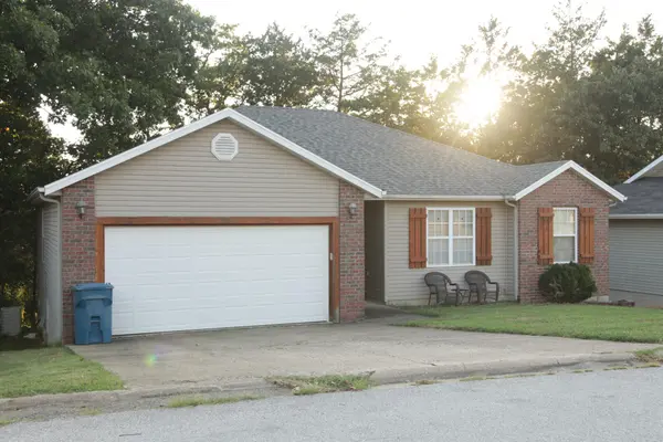 210 Eagle DR, Forsyth, MO 65653
