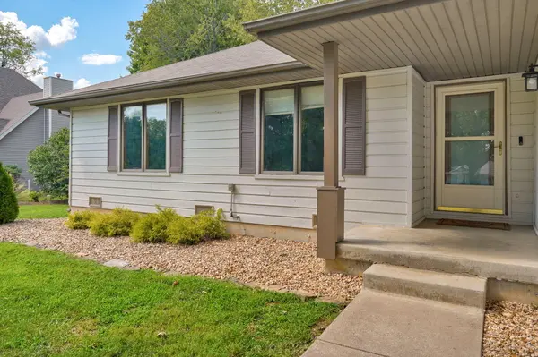 4851 E Weeping Willow LN, Springfield, MO 65809
