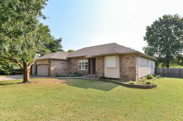 2098 N Preakness DR, Nixa, MO 65714