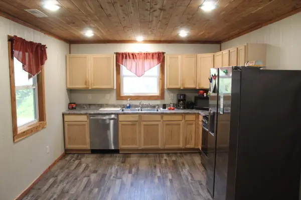 164 Hickory DR, Gainesville, MO 65655