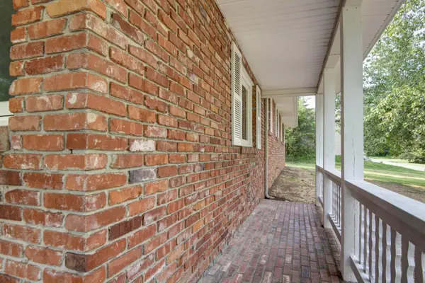 1508 S Essex RD, Springfield, MO 65809
