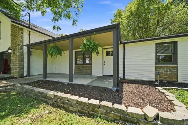2228 E Huntington ST, Ozark, MO 65721