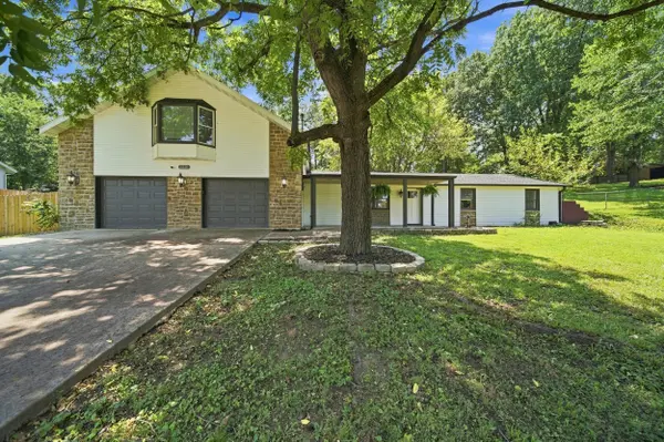2228 E Huntington ST, Ozark, MO 65721